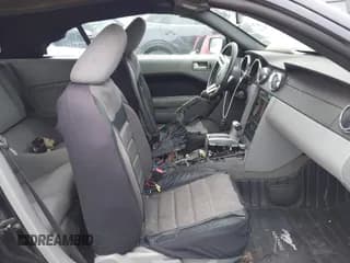 ✅ 2009 Ford Mustang • VIN: 1ZVHT84N095112938 • Lot: 43712227. Wystawiony na IAAI z przebiegiem 145 738 mil. Bezpłatny archiwum sprzedaży aukcyjnych z USA i szczegółowy raport historii pojazdu na DreamBid. Zdjęcie 5.