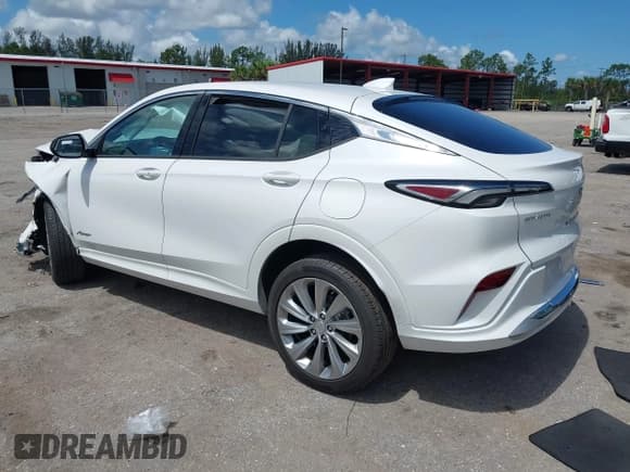 ✅ 2024 Buick Envista Avenir • VIN: KL47LCE29RB066799 • Lot: 42591631. Wystawiony na IAAI z przebiegiem 19 859 mil. Bezpłatny archiwum sprzedaży aukcyjnych z USA i szczegółowy raport historii pojazdu na DreamBid. Zdjęcie 3.