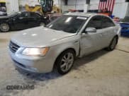 ✅ 2009 Hyundai Sonata Limited • VIN: 5NPEU46C79H566630 • Лот: 42036435. Опубликован ранее на Copart с пробегом 196 165 миль. Бесплатный доступ к архиву аукционных продаж из США и подробный отчёт об истории автомобиля на DreamBid. Изображение 1.