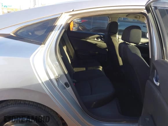 ✅ 2016 Honda Civic LX • VIN: 19XFC2F50GE069367 • Lot: 43590874. Wystawiony na IAAI z przebiegiem 52 701 mil. Bezpłatny archiwum sprzedaży aukcyjnych z USA i szczegółowy raport historii pojazdu na DreamBid. Zdjęcie 8.