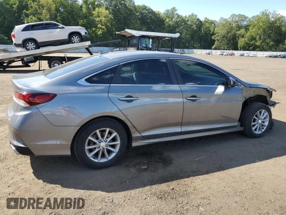 ✅ 2019 Hyundai Sonata SE • VIN: 5NPE24AF5KH792856 • Лот: 69720415. Опубликован ранее на Copart с пробегом 85 177 миль. Бесплатный доступ к архиву аукционных продаж из США и подробный отчёт об истории автомобиля на DreamBid. Изображение 3.