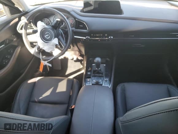 ✅ 2024 Mazda CX-30 Premium Plus • VIN: 3MVDMBEY1RM622096 • Лот: 84197045. Опубликован ранее на Copart с пробегом 17 958 миль. Бесплатный доступ к архиву аукционных продаж из США и подробный отчёт об истории автомобиля на DreamBid. Изображение 8.