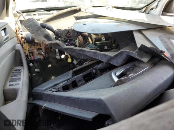 ✅ 2015 Hyundai Sonata SE • VIN: 5NPE24AF2FH167921 • Lot: 83852635. Wystawiony na Copart z przebiegiem Nie podano. Bezpłatny archiwum sprzedaży aukcyjnych z USA i szczegółowy raport historii pojazdu na DreamBid. Zdjęcie 8.