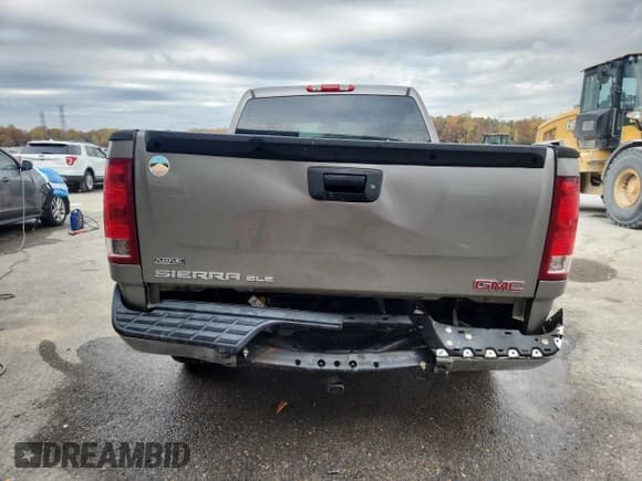 ✅ 2007 GMC Sierra 1500 SLE1 • VIN: 3GTEC13057G524264 • Lot: 93216205. Listed on Copart with 220,251 mi. Free auction sales archive from the USA and detailed vehicle history report at DreamBid. Image 6.