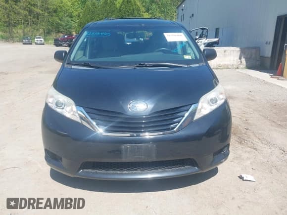 ✅ 2015 Toyota Sienna LE • VIN: 5TDJK3DC0FS125574 • Lot: 42356460. Wystawiony na IAAI z przebiegiem 102 543 mil. Bezpłatny archiwum sprzedaży aukcyjnych z USA i szczegółowy raport historii pojazdu na DreamBid. Zdjęcie 12.