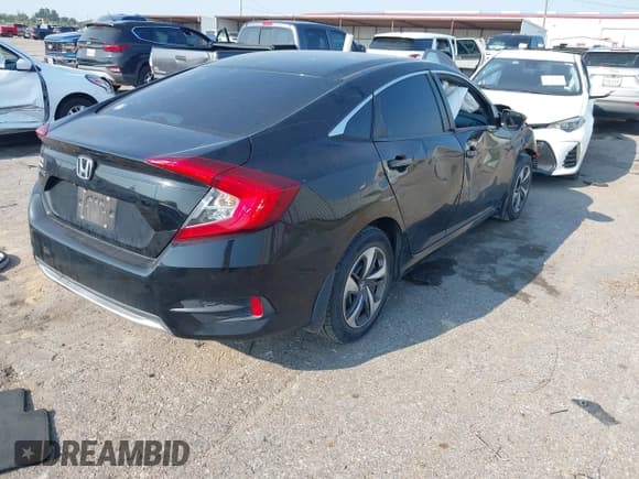 ✅ 2019 Honda Civic LX • VIN: 19XFC2F62KE003646 • Лот: 43247452. Опубликован ранее на IAAI с пробегом 66 905 миль. Бесплатный доступ к архиву аукционных продаж из США и подробный отчёт об истории автомобиля на DreamBid. Изображение 4.