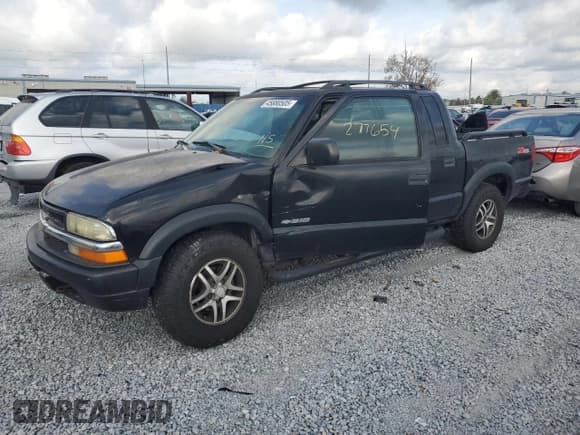 ✅ 2002 Chevrolet S-10 LS • VIN: 1GCDT13W42K238648 • Лот: 45880505. Опубликован ранее на Copart с пробегом 277 654 миль. Бесплатный доступ к архиву аукционных продаж из США и подробный отчёт об истории автомобиля на DreamBid. Изображение 1.