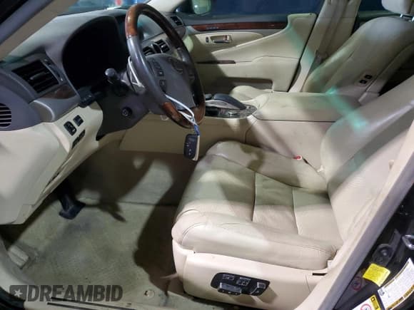 ✅ 2016 Lexus LS 460 • VIN: JTHBL5EF0G5141754 • Lot: 47941885. Wystawiony na Copart z przebiegiem 137 681 mil. Bezpłatny archiwum sprzedaży aukcyjnych z USA i szczegółowy raport historii pojazdu na DreamBid. Zdjęcie 7.