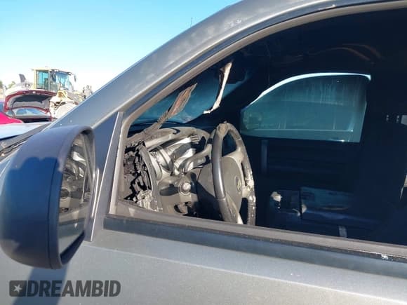 ✅ 2008 Chevrolet Silverado 1500 1LT • VIN: 2GCEK19J381129156 • Лот: 43200992. Опубликован ранее на IAAI с пробегом 250 000 миль. Бесплатный доступ к архиву аукционных продаж из США и подробный отчёт об истории автомобиля на DreamBid. Изображение 12.