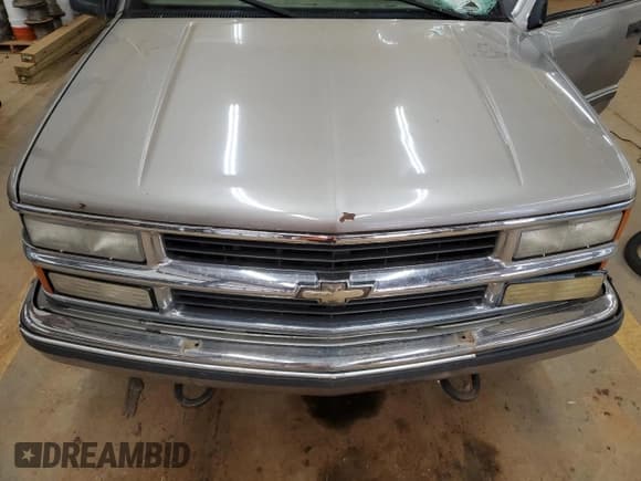 ✅ 2000 Chevrolet Silverado 3500 • VIN: 1GCHK33R4YF491903 • Lot: 42501245. Listed on Copart with 388,000 mi. Free auction sales archive from the USA and detailed vehicle history report at DreamBid. Image 13.