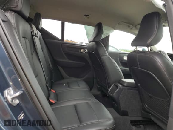 ✅ 2021 Volvo XC40 Momentum • VIN: YV4162UK3M2600822 • Lot: 49865463. Listed on Copart with 74,340 mi. Free auction sales archive from the USA and detailed vehicle history report at DreamBid. Image 10.