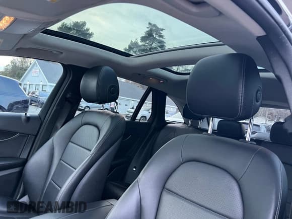 ✅ 2016 Mercedes-Benz GLC 300 • VIN: WDC0G4JB6GF095510 • Lot: 92741445. Listed on Copart with 154,002 mi. Free auction sales archive from the USA and detailed vehicle history report at DreamBid. Image 9.