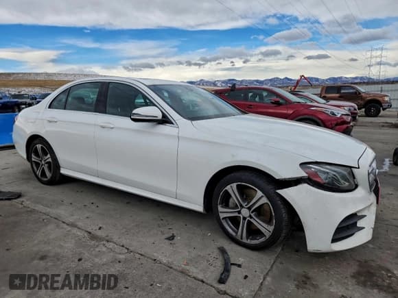 ✅ 2017 Mercedes-Benz E 300 Luxury • VIN: WDDZF4KB0HA103474 • Lot: 96351095. Wystawiony na Copart z przebiegiem 174 042 mil. Bezpłatny archiwum sprzedaży aukcyjnych z USA i szczegółowy raport historii pojazdu na DreamBid. Zdjęcie 4.