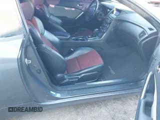 ✅ 2015 Hyundai Genesis Coupe 3.8L Base • VIN: KMHHT6KJ0FU128951 • Lot: 41247768. Wystawiony na IAAI z przebiegiem 150 881 mil. Bezpłatny archiwum sprzedaży aukcyjnych z USA i szczegółowy raport historii pojazdu na DreamBid. Zdjęcie 5.