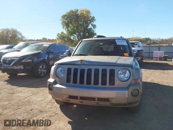 ✅ 2009 Jeep Patriot Limited • VIN: 1J8FF48B89D158025 • Лот: 43608860. Опубликован ранее на IAAI с пробегом 101 875 миль. Бесплатный доступ к архиву аукционных продаж из США и подробный отчёт об истории автомобиля на DreamBid. Изображение 12.