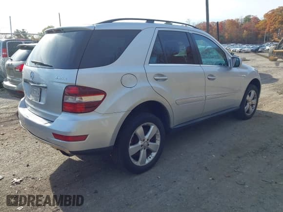 ✅ 2010 Mercedes-Benz M 350 • VIN: 4JGBB8GB5AA556966 • Lot: 43647038. Wystawiony na IAAI z przebiegiem 173 417 mil. Bezpłatny archiwum sprzedaży aukcyjnych z USA i szczegółowy raport historii pojazdu na DreamBid. Zdjęcie 4.