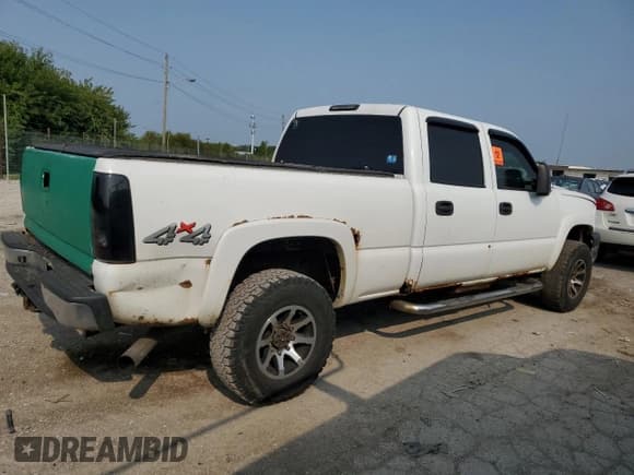 ✅ 2006 Chevrolet Silverado 2500HD LT3 • VIN: 1GCHK232X6F110873 • Lot: 86475445. Wystawiony na Copart z przebiegiem 226 349 mil. Bezpłatny archiwum sprzedaży aukcyjnych z USA i szczegółowy raport historii pojazdu na DreamBid. Zdjęcie 3.