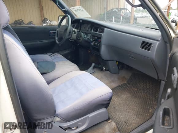 ✅ 1997 Toyota T100 DX • VIN: JT4UN22D0V0043842 • Лот: 42587681. Опубликован ранее на IAAI с пробегом 274 883 миль. Бесплатный доступ к архиву аукционных продаж из США и подробный отчёт об истории автомобиля на DreamBid. Изображение 5.