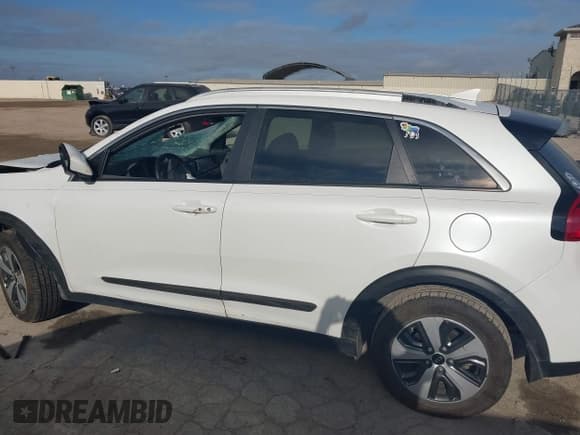 ✅ 2017 Kia Niro EX • VIN: KNDCC3LC8H5080397 • Lot: 43679001. Listed on IAAI with 97,846 mi. Free auction sales archive from the USA and detailed vehicle history report at DreamBid. Image 15.