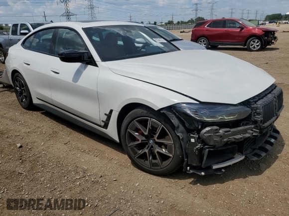 ✅ 2022 BMW 4 Series M440i xDrive • VIN: WBA13AW05NFN09933 • Lot: 63301375. Listed on Copart with 38,623 mi. Free auction sales archive from the USA and detailed vehicle history report at DreamBid. Image 4.