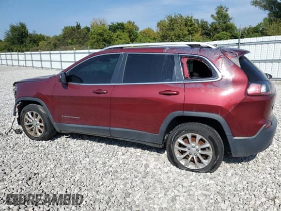 ✅ 2019 Jeep Cherokee Latitude • VIN: 1C4PJLCX7KD353790 • Lot: 63518265. Listed on Copart with 71,288 mi. Free auction sales archive from the USA and detailed vehicle history report at DreamBid. Image 2.