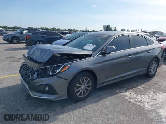2019 Hyundai Sonata SE z VIN 5NPE24AFXKH729770, wystawiony jako IAAI lot #42383011 z przebiegiem 113 482 mil mil oraz . Historia ofert i sprzedaży dostępna na DreamBid. Obrazek 2.