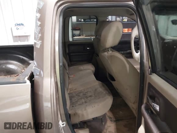 ✅ 2010 Dodge 1500 TRX • VIN: 1D7RV1GT8AS231643 • Lot: 41912525. Wystawiony na IAAI z przebiegiem 273 114 mil. Bezpłatny archiwum sprzedaży aukcyjnych z USA i szczegółowy raport historii pojazdu na DreamBid. Zdjęcie 8.