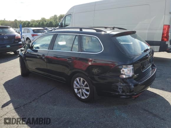 ✅ 2013 Volkswagen Jetta SE • VIN: 3VWPP7AJ8DM678568 • Lot: 71985585. Wystawiony na Copart z przebiegiem 152 668 mil. Bezpłatny archiwum sprzedaży aukcyjnych z USA i szczegółowy raport historii pojazdu na DreamBid. Zdjęcie 2.