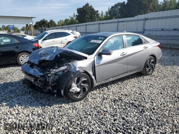 2025 Hyundai Elantra SEL Convenience with VIN KMHLS4DG5SU014778, listed as a Copart auction lot 80225285 with 4,519 mi miles and Salvage title. Bid and sale history available at DreamBid. Image 1.
