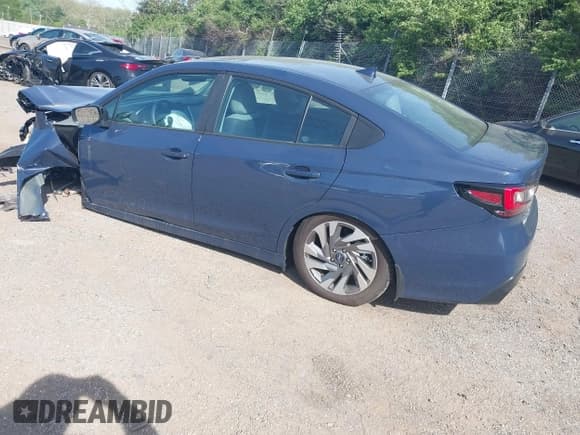 ✅ 2025 Subaru Legacy Limited • VIN: 4S3BWAN69S3005337 • Lot: 42156286. Wystawiony na IAAI z przebiegiem 1 054 mil. Bezpłatny archiwum sprzedaży aukcyjnych z USA i szczegółowy raport historii pojazdu na DreamBid. Zdjęcie 3.