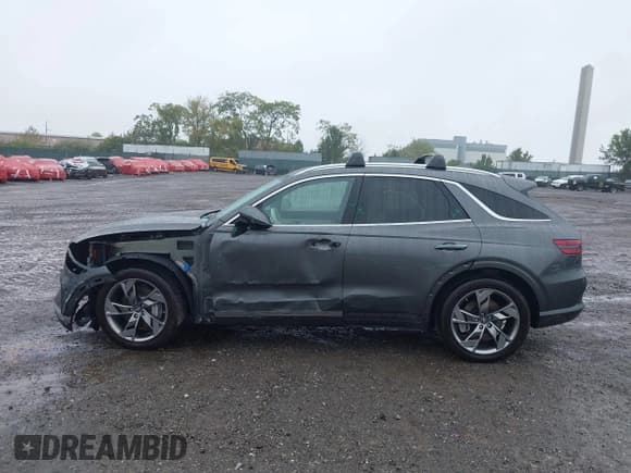 ✅ 2024 Genesis GV70 Advanced • VIN: 5NMMCET17RH002187 • Lot: 43432956. Listed on IAAI with 6,952 mi. Free auction sales archive from the USA and detailed vehicle history report at DreamBid. Image 6.