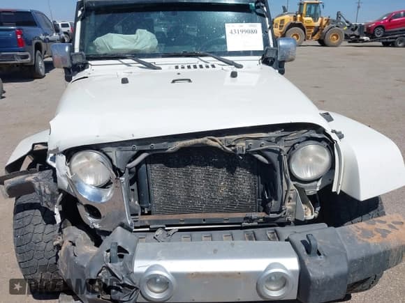 ✅ 2010 Jeep Wrangler Unlimited Sahara • VIN: 1J4HA5H19AL215395 • Лот: 43199080. Опубликован ранее на IAAI с пробегом 206 729 миль. Бесплатный доступ к архиву аукционных продаж из США и подробный отчёт об истории автомобиля на DreamBid. Изображение 6.