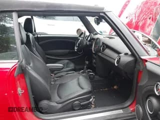 ✅ 2015 MINI Convertible • VIN: WMWZN3C57FT862959 • Lot: 43669520. Wystawiony na IAAI z przebiegiem 84 118 mil. Bezpłatny archiwum sprzedaży aukcyjnych z USA i szczegółowy raport historii pojazdu na DreamBid. Zdjęcie 5.