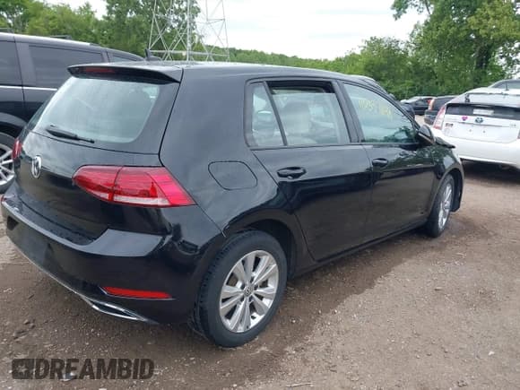 ✅ 2020 Volkswagen Golf TSI • VIN: 3VWG57AU7LM010324 • Lot: 42337848. Listed on IAAI with 38,448 mi. Free auction sales archive from the USA and detailed vehicle history report at DreamBid. Image 4.