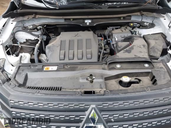 ✅ 2024 Mitsubishi Eclipse Cross LE • VIN: JA4ATVAA9RZ047563 • Lot: 43275459. Wystawiony na IAAI z przebiegiem 20 211 mil. Bezpłatny archiwum sprzedaży aukcyjnych z USA i szczegółowy raport historii pojazdu na DreamBid. Zdjęcie 10.