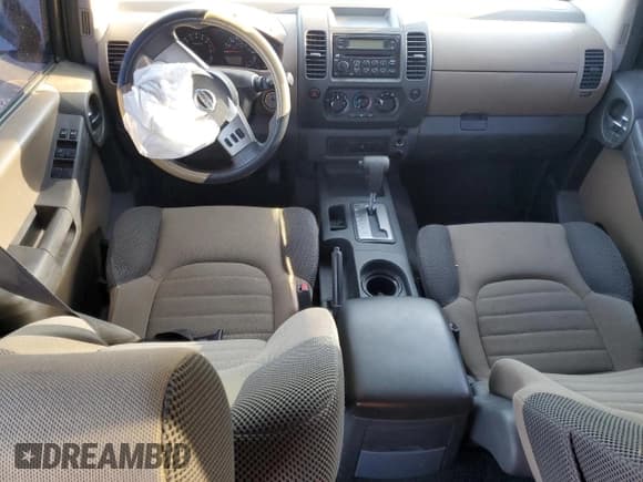 ✅ 2005 Nissan Xterra S • VIN: 5N1AN08U35C650231 • Lot: 54184965. Wystawiony na Copart z przebiegiem Nie podano. Bezpłatny archiwum sprzedaży aukcyjnych z USA i szczegółowy raport historii pojazdu na DreamBid. Zdjęcie 8.