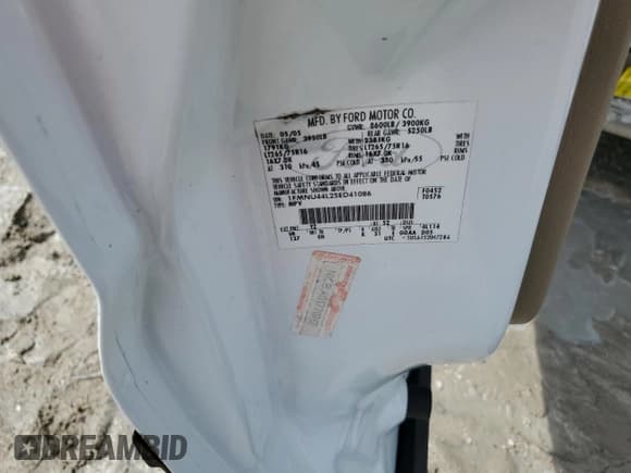 ✅ 2005 Ford Excursion Eddie Bauer • VIN: 1FMNU44L25ED41086 • Lot: 69583364. Wystawiony na Copart z przebiegiem 306 764 mil. Bezpłatny archiwum sprzedaży aukcyjnych z USA i szczegółowy raport historii pojazdu na DreamBid. Zdjęcie 13.