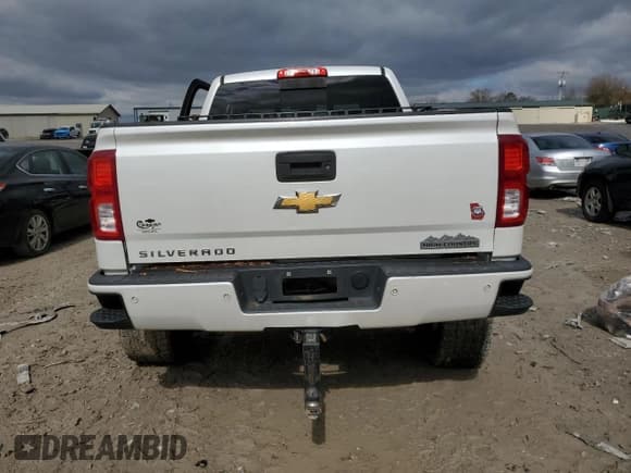 ✅ 2018 Chevrolet Silverado 1500 High Country • VIN: 3GCUKTEC8JG499739 • Lot: 47960755. Listed on Copart with 106,381 mi. Free auction sales archive from the USA and detailed vehicle history report at DreamBid. Image 6.