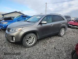 ✅ 2014 Kia Sorento LX • VIN: 5XYKT4A68EG435909 • Lot: 92684285. Listed on Copart with 251,910 mi. Free auction sales archive from the USA and detailed vehicle history report at DreamBid. Image 1.