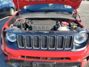 ✅ 2021 Jeep Renegade Latitude • VIN: ZACNJDBB7MPM50816 • Lot: 91048335. Wystawiony na Copart z przebiegiem 50 127 mil. Bezpłatny archiwum sprzedaży aukcyjnych z USA i szczegółowy raport historii pojazdu na DreamBid. Zdjęcie 12.