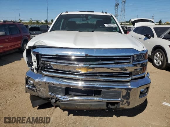 ✅ 2015 Chevrolet Silverado 2500HD LT • VIN: 1GC2KVEG6FZ142492 • Lot: 70559735. Wystawiony na Copart z przebiegiem 82 421 mil. Bezpłatny archiwum sprzedaży aukcyjnych z USA i szczegółowy raport historii pojazdu na DreamBid. Zdjęcie 5.