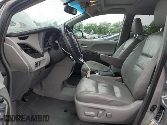 ✅ 2017 Toyota Sienna XLE Auto Access Seat • VIN: 5TDYZ3DC2HS895241 • Lot: 57505945. Listed on Copart with 178,331 mi. Free auction sales archive from the USA and detailed vehicle history report at DreamBid. Image 7.