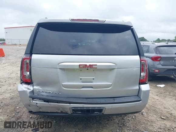 ✅ 2019 GMC Yukon XL SLT • VIN: 1GKS1GKC0KR242408 • Lot: 42144783. Wystawiony na IAAI z przebiegiem Nie podano. Bezpłatny archiwum sprzedaży aukcyjnych z USA i szczegółowy raport historii pojazdu na DreamBid. Zdjęcie 15.