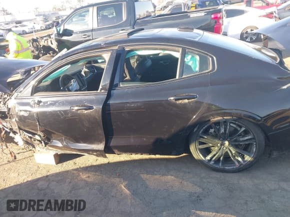 ✅ 2024 Volvo S60 Plus Black Edition • VIN: 7JRH60FH9RG311382 • Lot: 41297866. Wystawiony na IAAI z przebiegiem 12 805 mil. Bezpłatny archiwum sprzedaży aukcyjnych z USA i szczegółowy raport historii pojazdu na DreamBid. Zdjęcie 15.