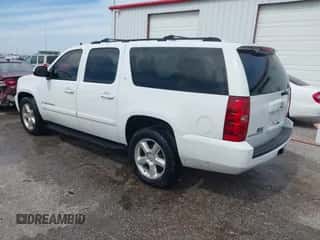 2007 Chevrolet Suburban LT z VIN 3GNFC16087G170022, wystawiony jako IAAI lot #43283810 z przebiegiem 232 787 mil mil oraz . Historia ofert i sprzedaży dostępna na DreamBid. Obrazek 3.