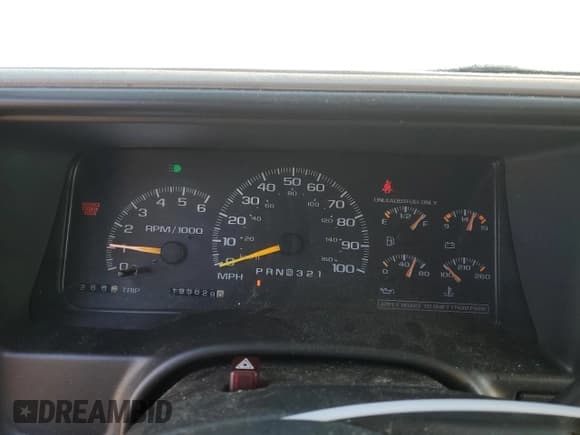 ✅ 1999 GMC Suburban • VIN: 3GKEC16R4XG545069 • Лот: 88541575. Опубликован ранее на Copart с пробегом 195 829 миль. Бесплатный доступ к архиву аукционных продаж из США и подробный отчёт об истории автомобиля на DreamBid. Изображение 9.