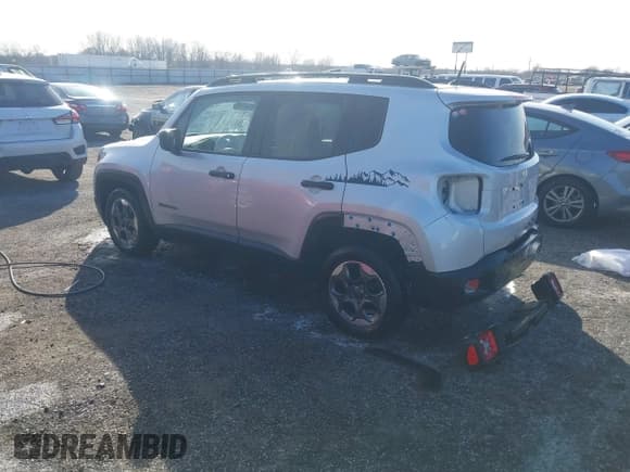✅ 2017 Jeep Renegade Sport • VIN: ZACCJAAH3HPF00275 • Lot: 41353370. Wystawiony na IAAI z przebiegiem 134 479 mil. Bezpłatny archiwum sprzedaży aukcyjnych z USA i szczegółowy raport historii pojazdu na DreamBid. Zdjęcie 3.