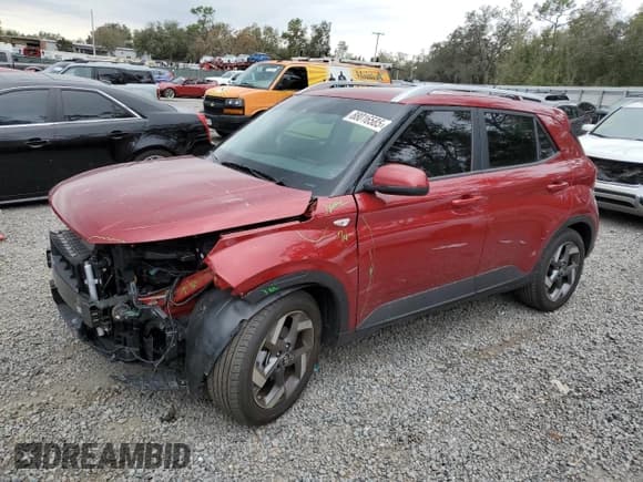 ✅ 2024 Hyundai Venue Limited • VIN: KMHRC8A38RU318164 • Lot: 88016585. Listed on Copart with 2,252 mi. Free auction sales archive from the USA and detailed vehicle history report at DreamBid. Image 1.