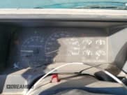 ✅ 1997 Chevrolet Silverado 1500 • VIN: 2GCEC19R9V1204702 • Lot: 82650035. Wystawiony na Copart z przebiegiem 224 596 mil. Bezpłatny archiwum sprzedaży aukcyjnych z USA i szczegółowy raport historii pojazdu na DreamBid. Zdjęcie 9.