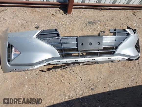 ✅ 2020 Hyundai Elantra Limited • VIN: 5NPD84LF2LH519690 • Lot: 43175913. Listed on IAAI with 48,847 mi. Free auction sales archive from the USA and detailed vehicle history report at DreamBid. Image 11.